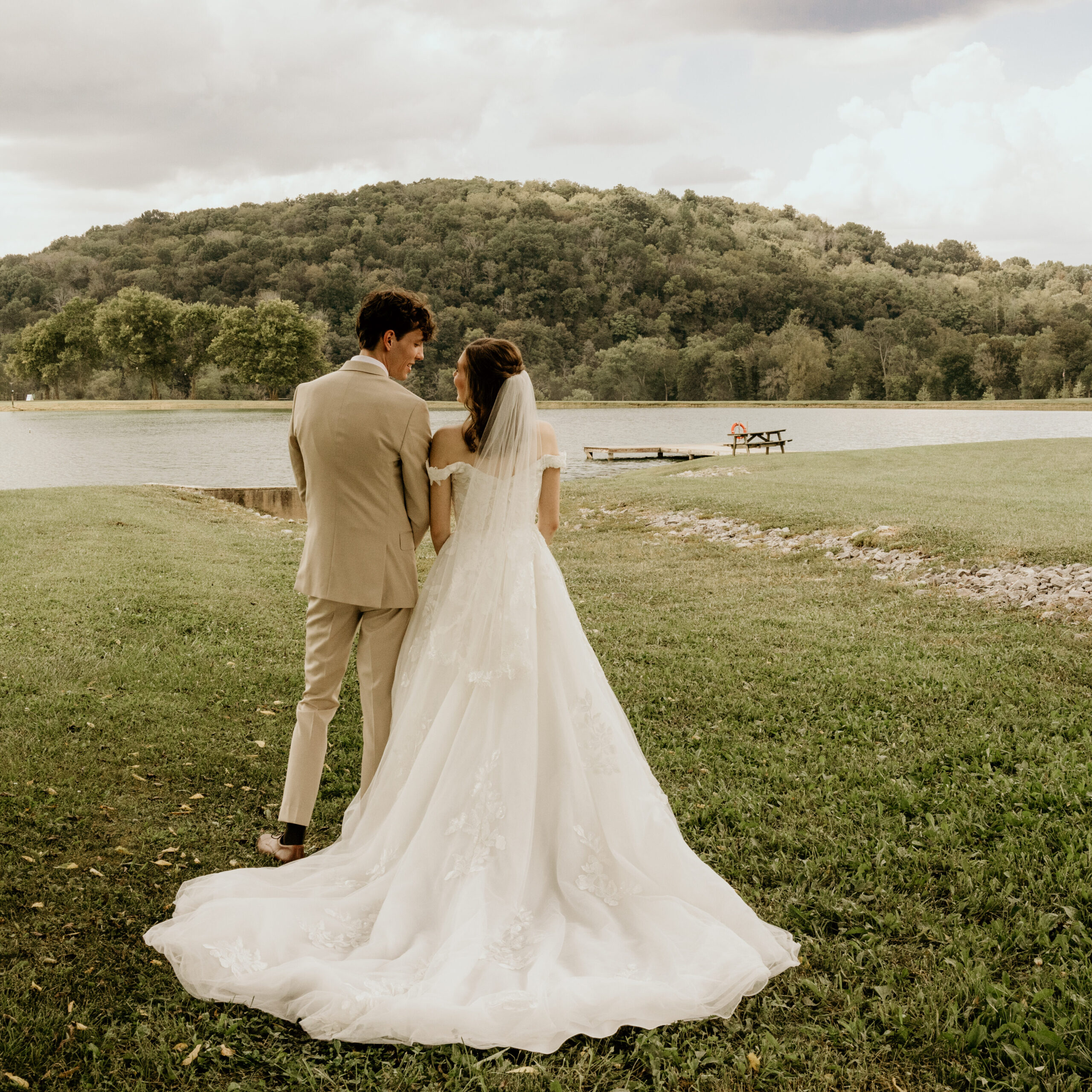 Rustic wedding venue serving Franklin