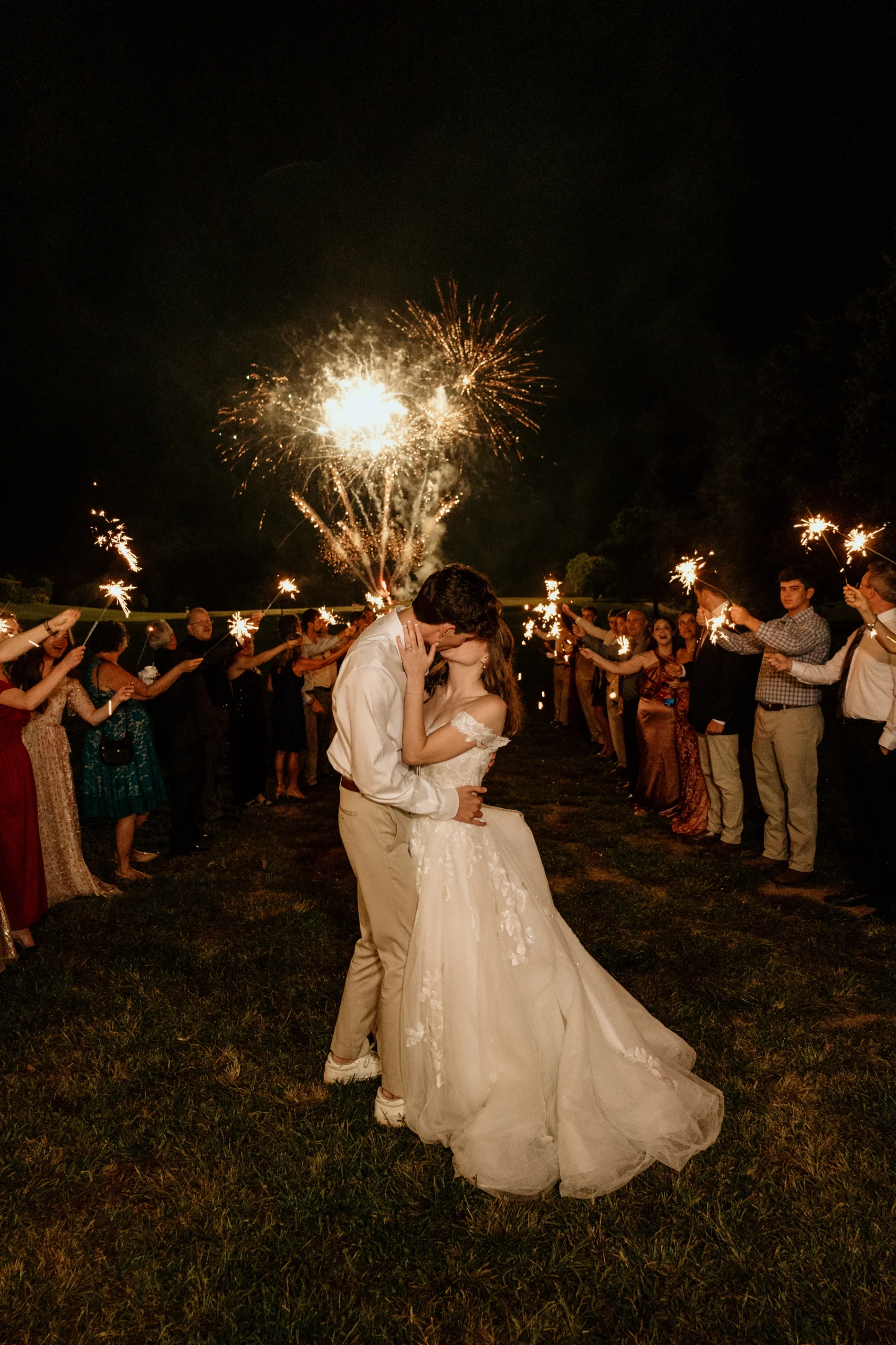 The Scenic Meadow: A Romantic Setting - Riverbend Ranch